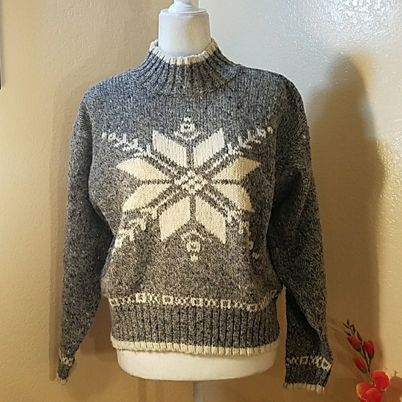 lizwear Sweaters - Gorgeous sweater by Liz Wear